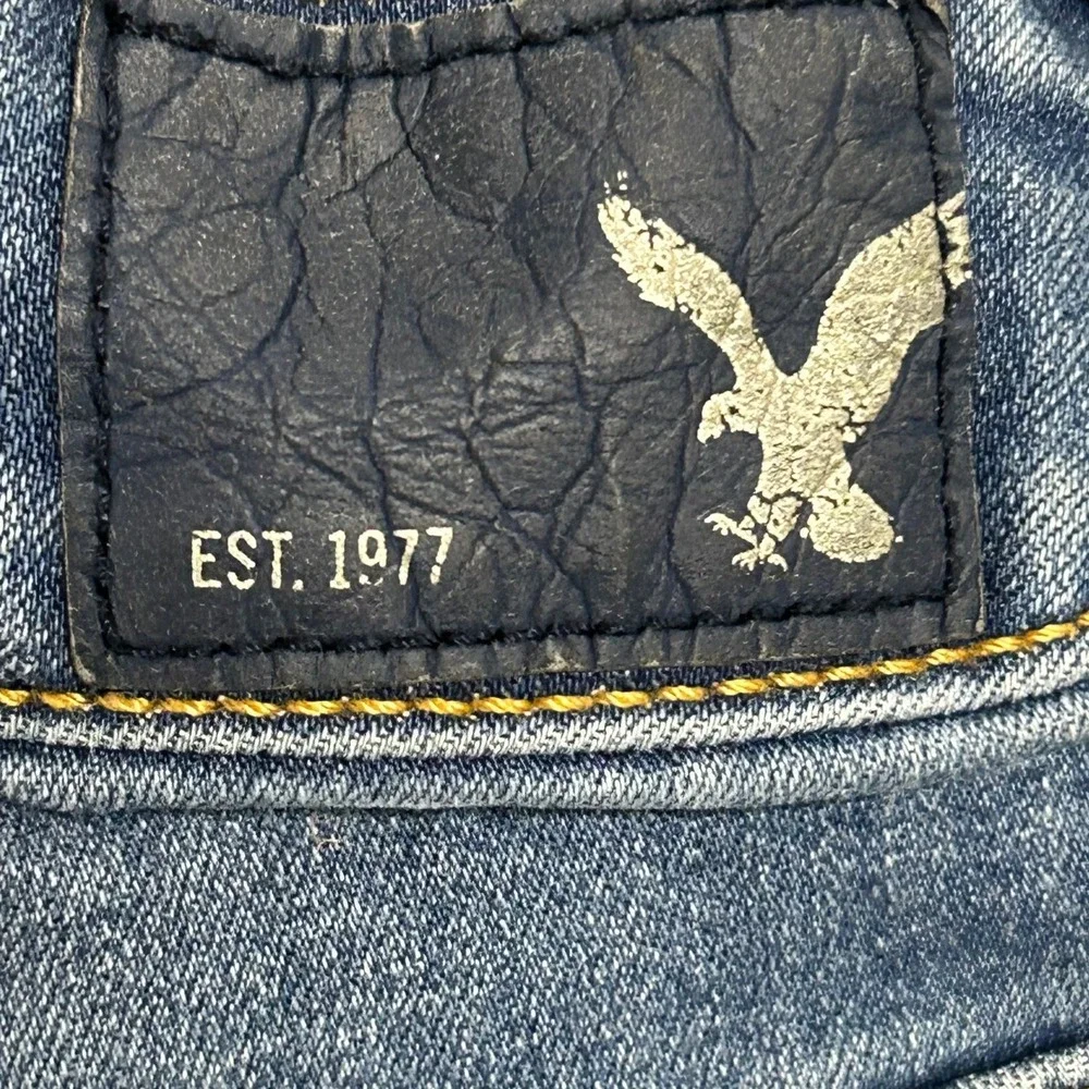 American Eagle Shorts Womens Size 10 Blue Viscose Blend Distressed Raw Hem Denim